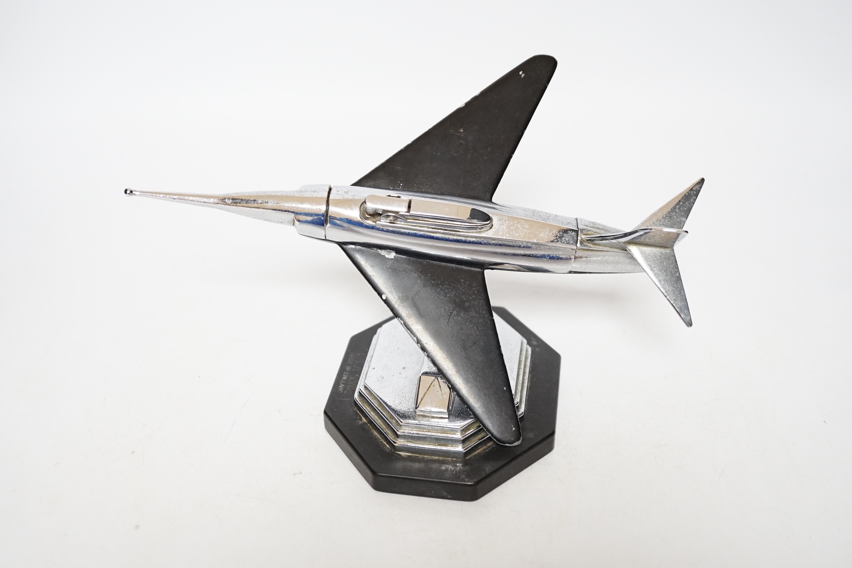 A Gala - Sonic aeronautical chrome table lighter, 23cm long